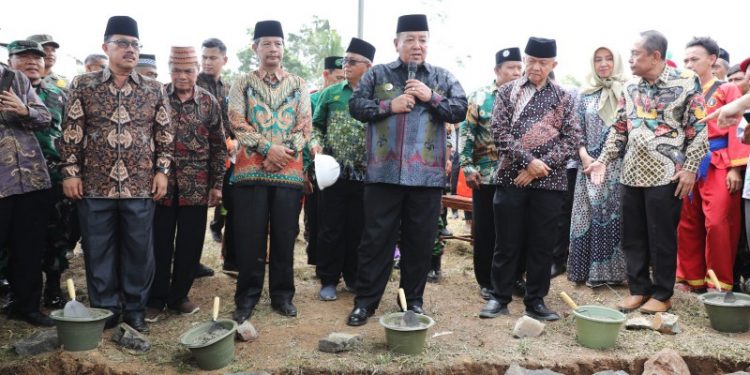 Gubernur Arinal Lakukan Peletakan Batu Pertama Pembangunan Masjid Galpanda