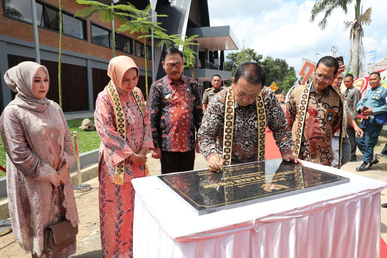 Gubernur Arinal Resmikan Pasar UMKM Lampung di PKOR Way Halim