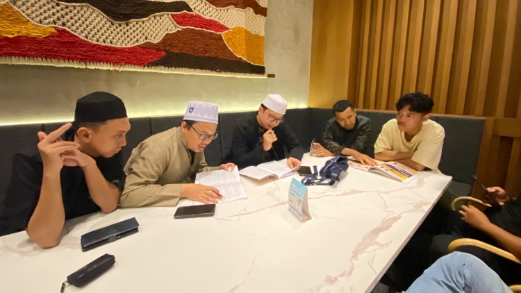 Perpisahan Bukan Akhir, Gus Atoilah Tinggalkan Jejak Ilmu dan Kebaikan di Tanah Lampung