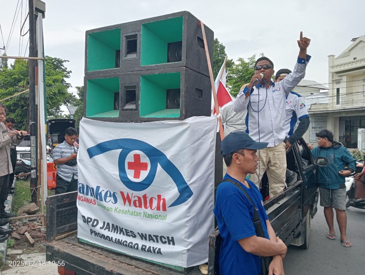 Kritik Tajam Pelayanan Kesehatan, Jamkeswatch Demo Kantor Dinkes Probolinggo: Jangan Cuma Pamer Award!